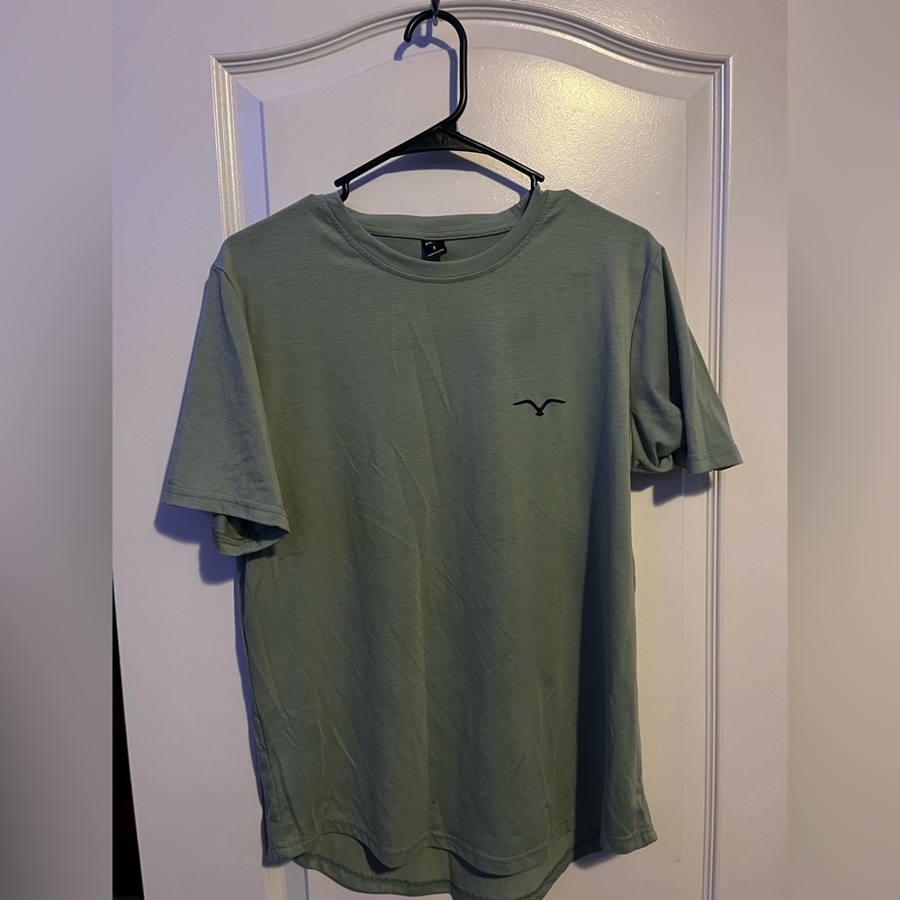 Green tee shirt size small men’s